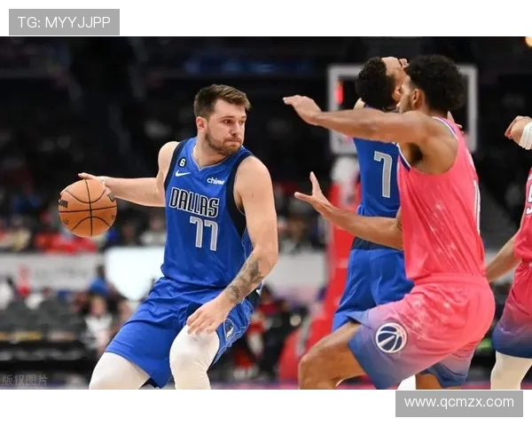 阿努诺比和唐斯因伤缺席训练 被列为每日观察球员